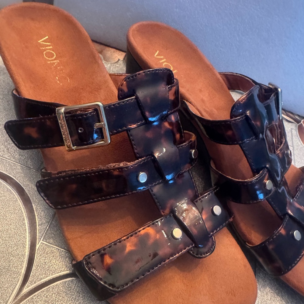 Vionic Tortoiseshell Buckle Sandals - image 8